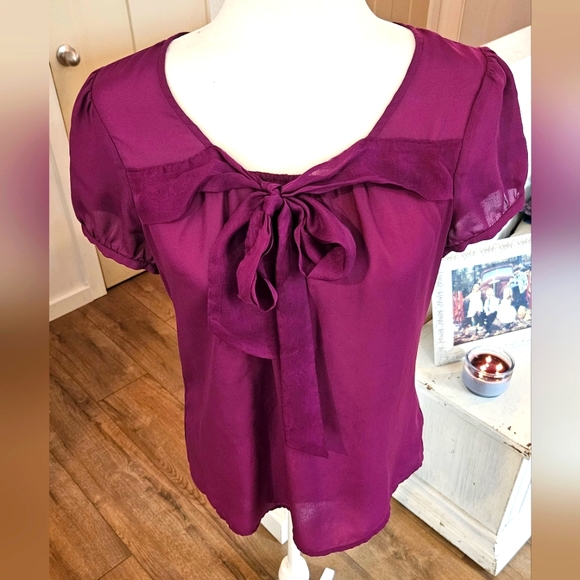 Barely Worn - XXI / FOREVER 21 - Cute Purple Shear Top - Size Small - Picture 2 of 4